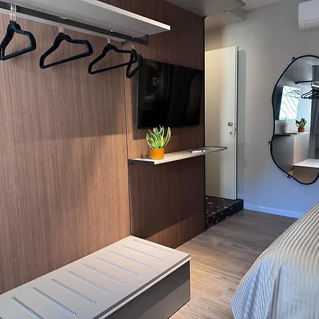 Vimini Corso Cavour - Center בית הארחה 4*